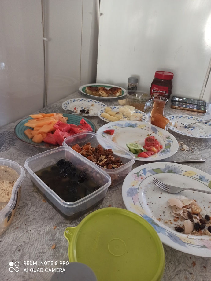 Sabahları kahvaltı yapar mısınız yoksa kahve yeterli mi?
