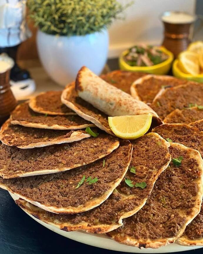 Lahmacun yemeği sever mısınız?