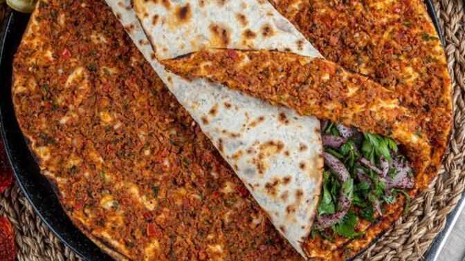 Lahmacun yemeği sever mısınız?