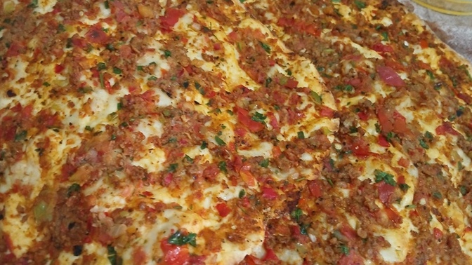 Bir oturuşta 10 lahmacun yiyebilir misiniz?