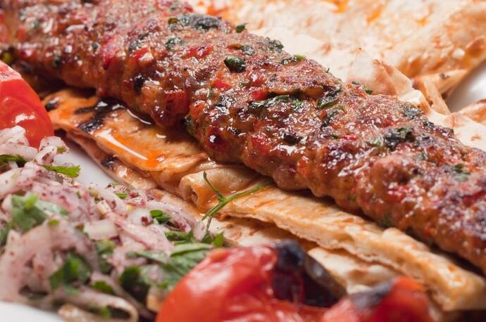 Eşiniz hangi yemeği severse sevsin, zor da olsa yapar mısınız?