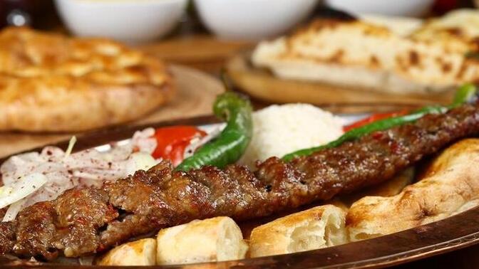 Eşiniz hangi yemeği severse sevsin, zor da olsa yapar mısınız?