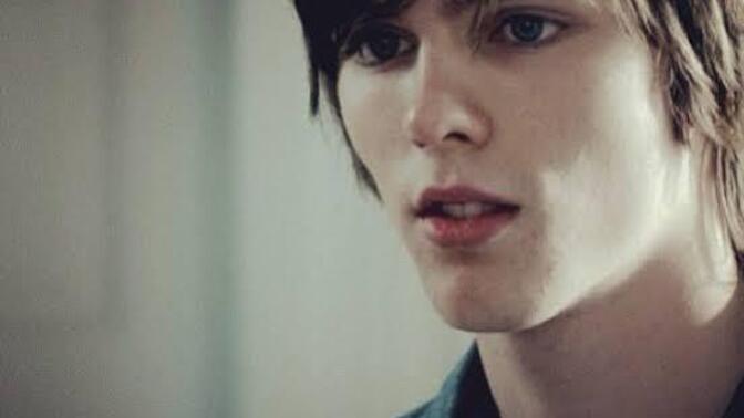 Skins İzlemişmiydiniz?