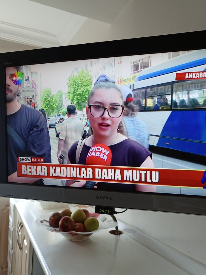 Bu kadınar niye onlarca eşi tarafından öldürülen kadın varken bck var gibi evlenmeye devam ediyor mutlu olcağınızı mı sanıyonuz?
