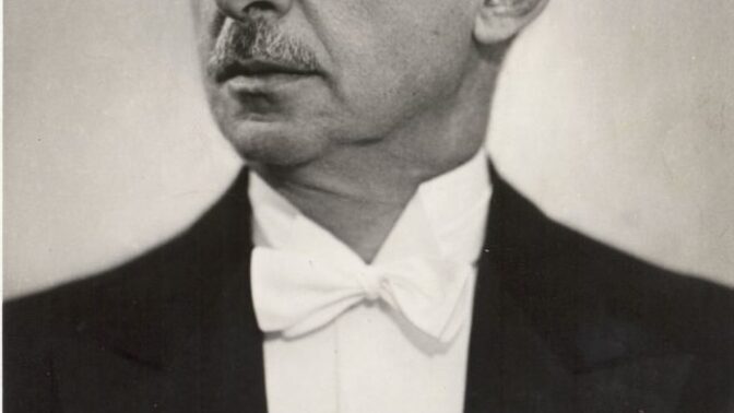 Bu ülkede İsmet İnönü'yü sevmeyenler sizce de tarih cahili mi?