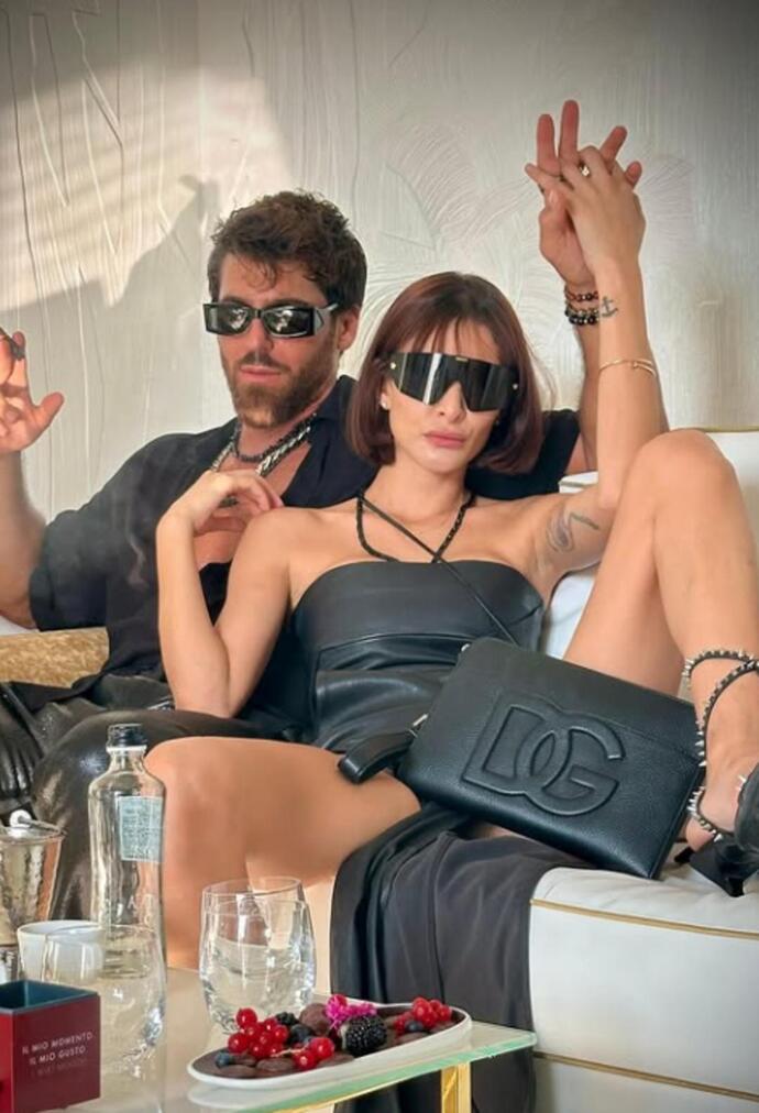 Can Yaman yeni sevgilisi Sara Blumayı paylaştı! Sence normal mi?