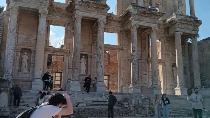 Yaptığınıze seyahatlerde doğa veya tarihi yerlerin fotoğraflarını çeker misiniz?