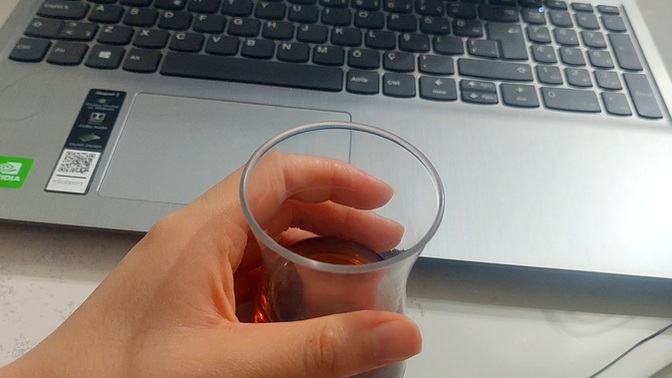 Gecenin bu saatinde neden uyumadın?