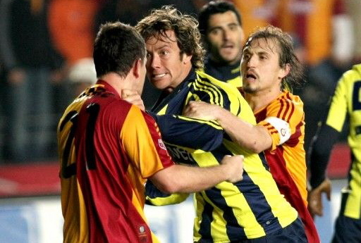 Bir derbide olmazsa olmaz oyuncu tipi hangisidir?