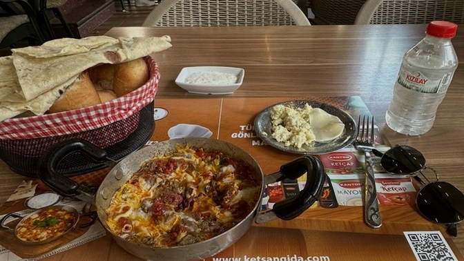 Melemen mi yoksa tereyağ ve tulum peyniri mi?