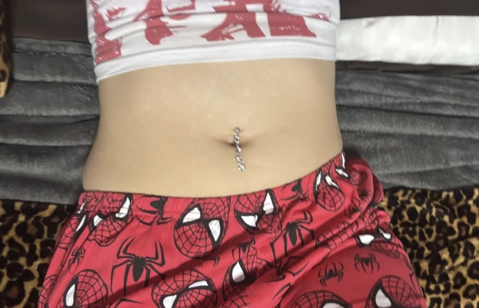 Deliksiz göbek piercingi sizce nasıl?