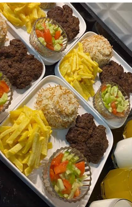 Size akşam yemeğinde ne ısmarlayacağımızı söyleyelim mi?