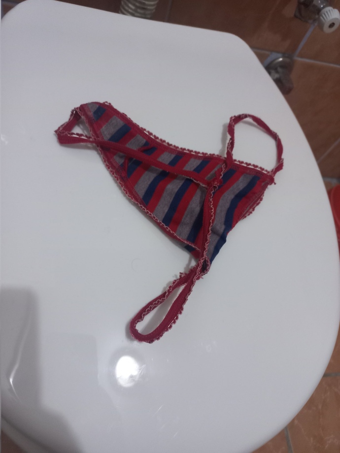 Eve müsafir geldiğinde kirli çamaşır sepetini kaldırırmısınız yoksa banyoda mı durur?