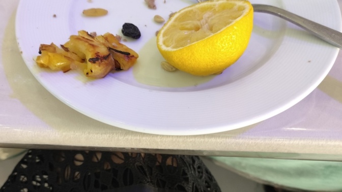 Elit düğün diye geldim elma kebabı ikram ettiler sizce altın takmalı mıyım?🤔🤔🤔?