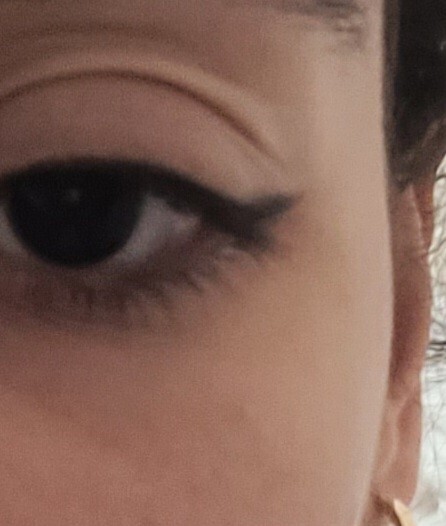 Kizlar ilk kez eyeliner cektim olmus ku ne olur söyleyin bir de goz kapagim neden bu kadar sismis aw sebebi ne olabilir?
