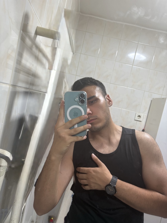 Günaydın kas yapsam yakışır değil mi ama yapamıyorum markette çalışıyorum zaten full koşturma gücüm kalmıyo isteğim kalmıyo?