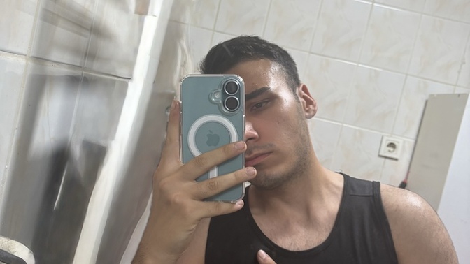 Günaydın kas yapsam yakışır değil mi ama yapamıyorum markette çalışıyorum zaten full koşturma gücüm kalmıyo isteğim kalmıyo?