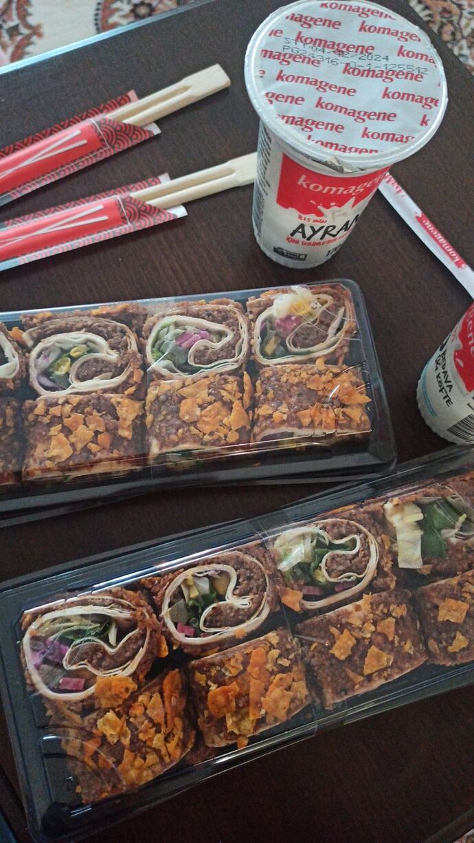 Çiğköfte suşi yediniz mi hiç tadı nasıldı?