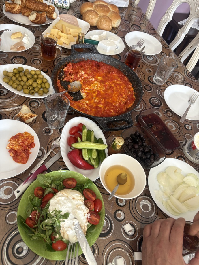 Aile kahvaltılarını sever misin?