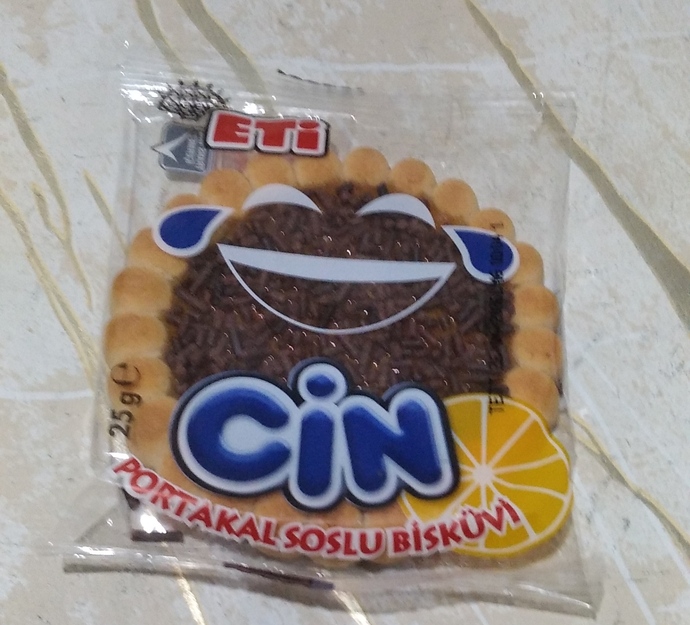 Yemişim Dubai çikolatasını sen hiç eti cin yedin mi 😂?