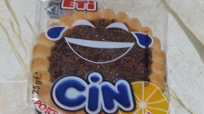 Yemişim Dubai çikolatasını sen hiç eti cin yedin mi 😂?