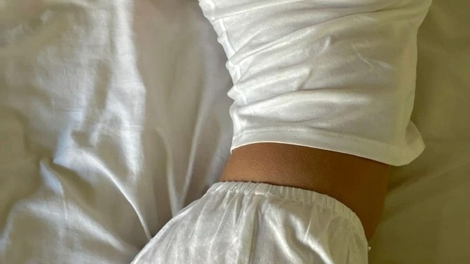 Böyle kısa giyinmek çok mu açık?