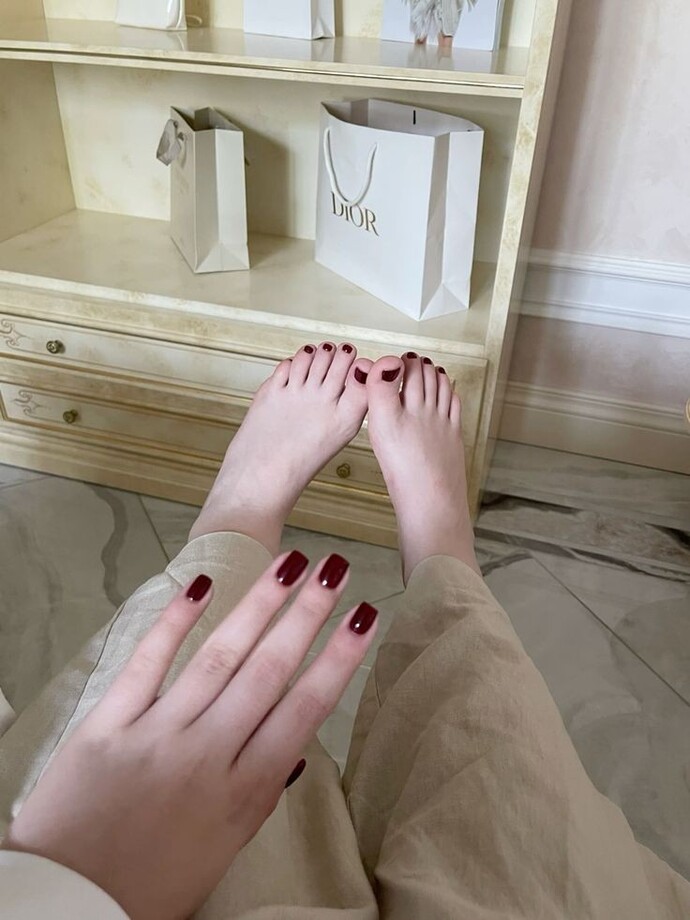 Bordo oje çok güzel değil mi?
