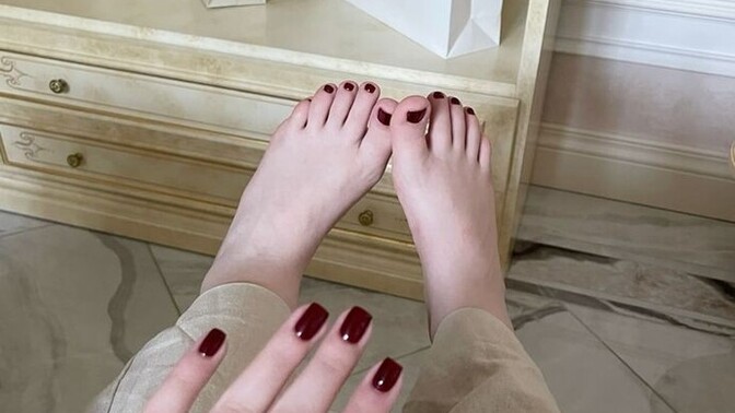 Bordo oje çok güzel değil mi?