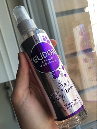 Elidorun en güzel kokan saç spreyi?