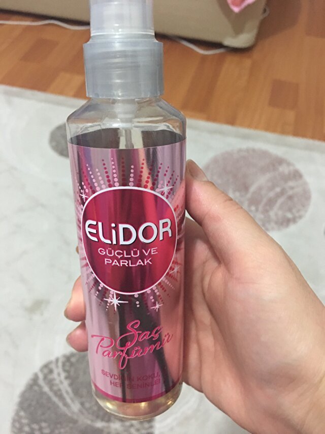 Elidorun en güzel kokan saç spreyi?