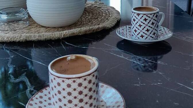 "Yerinde dur, o seni bulur ya" kahvesi içiyorum.😜 Kahve içerken müzik dinler misiniz?