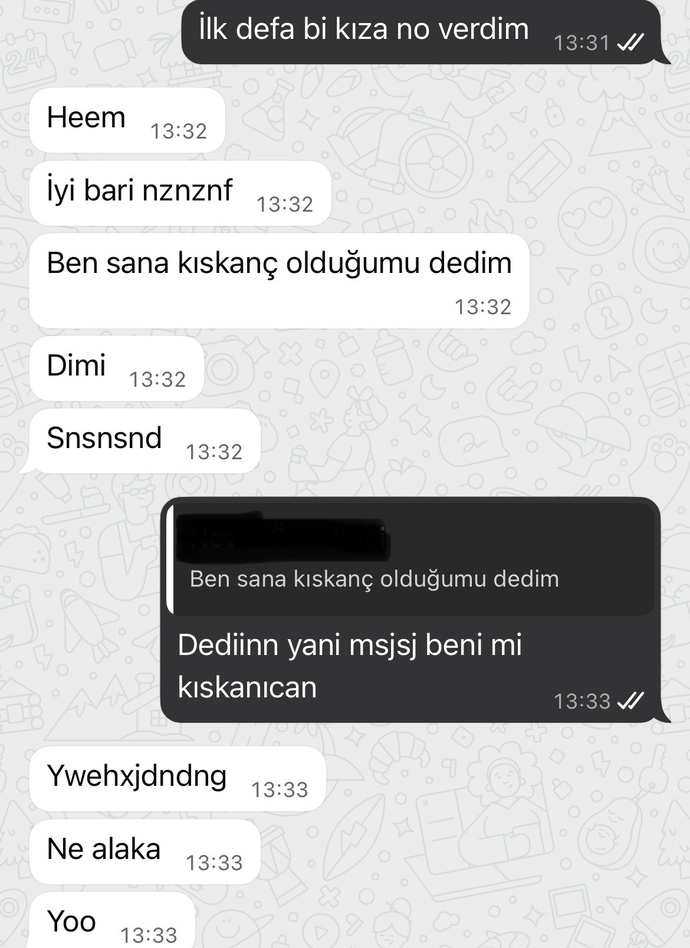 Hemcinsinizi kıskanma gibi bi huyunuz var mı?