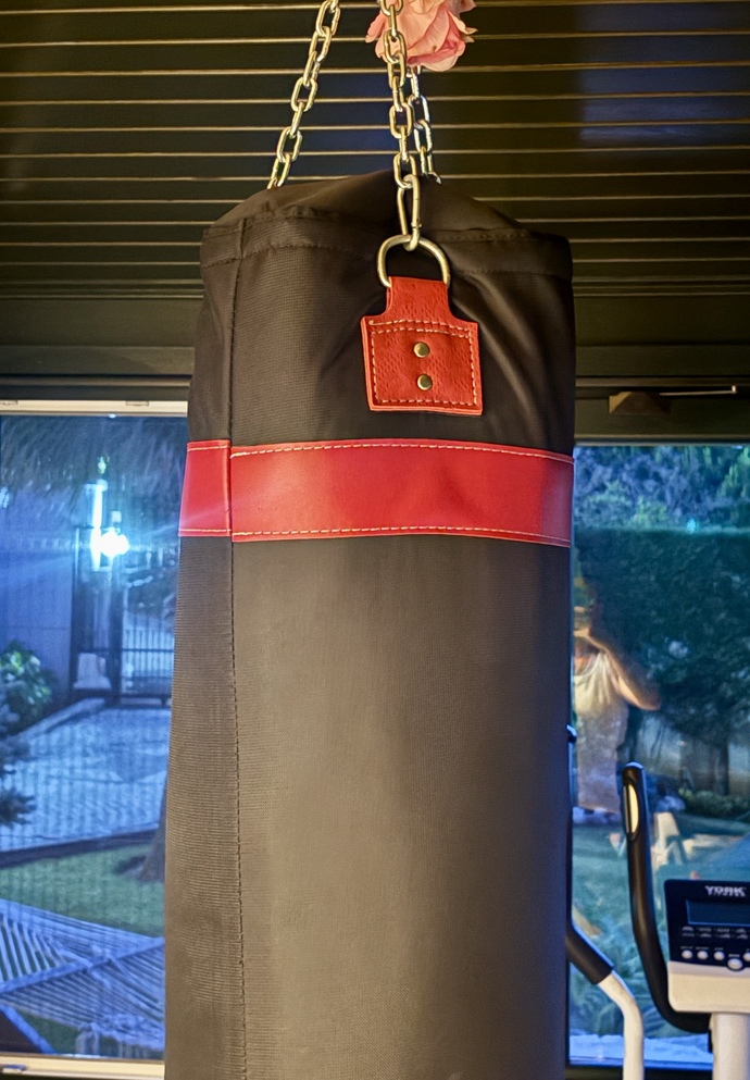 Kick Box yaparak stres atabiliyor musunuz, evinizde kum torbası var mı?