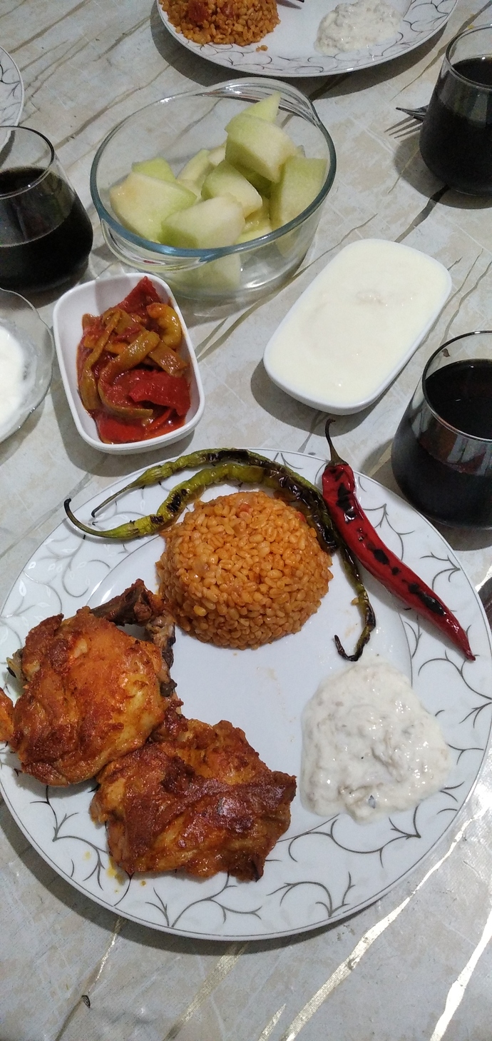 Pilavın yanında hangi yemek daha güzel gider?