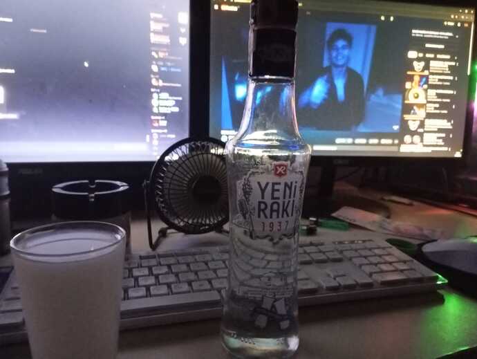 Yolda gelirken bankın üstünde enayinin biri 0 rakıyı unutmuş :D?