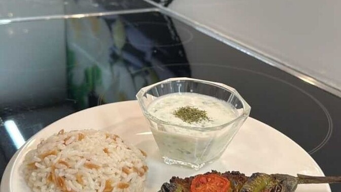 Karnıyarık ve pilav sever misiniz arkadaşlar?