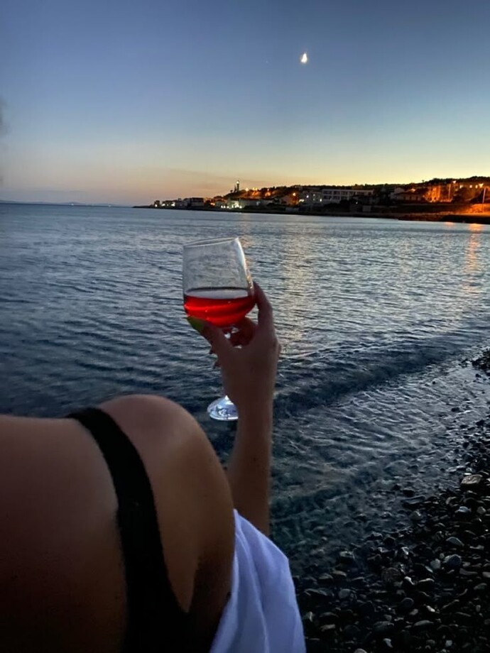 Son içtiğiniz içeceği dışarda oturup beraber içseydik, biz ne içmiş olurduk?