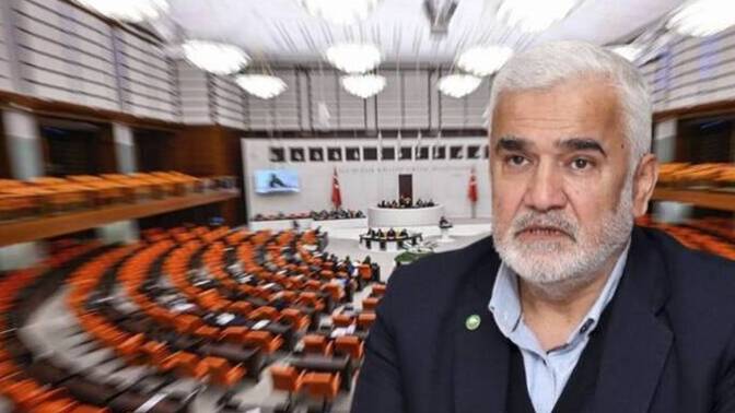 Cuma namazı saatinde çalışanların izinli sayılmasını öngören kanun teklifi verildi! Sizce teklif kabul edilmeli mi?