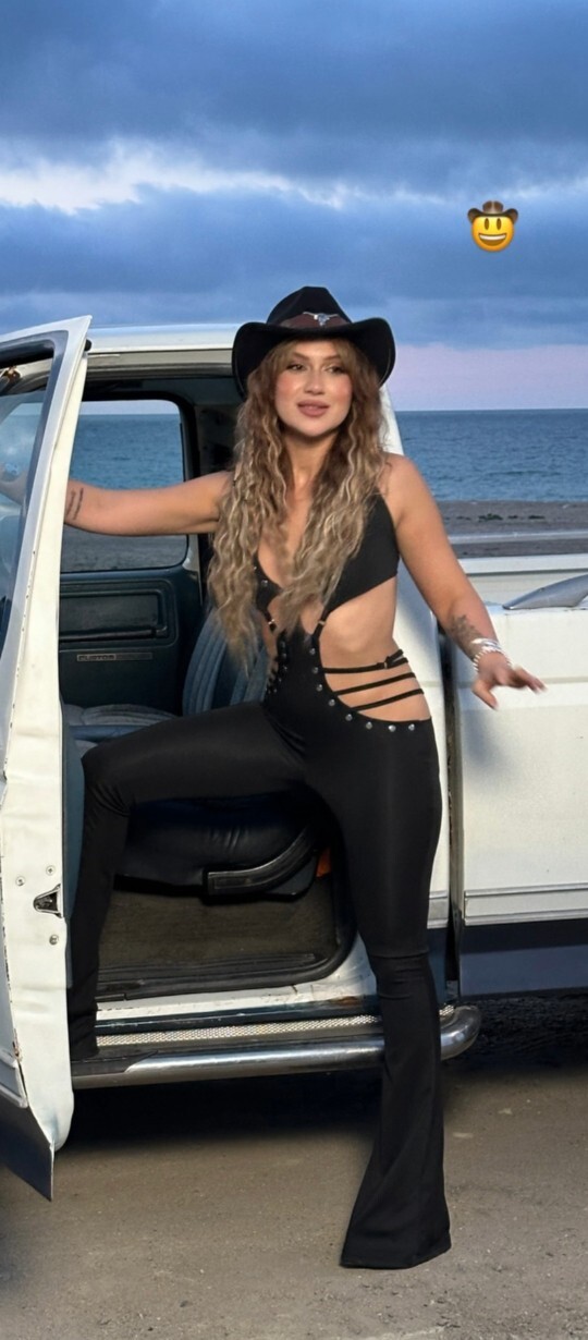 Bu yaz kovboy kızı 🤠 olup bohem stil giyinsem mi?