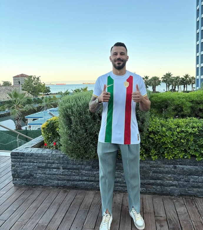 Bir sporcu olsaydınız amedspordan gelen transfer teklifini çıkarlarınıza uygunsa kabul eder miydiniz?