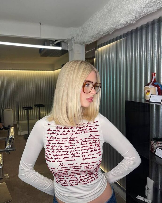 Platin sarısı saçlar çekici mi itici mi duruyor?