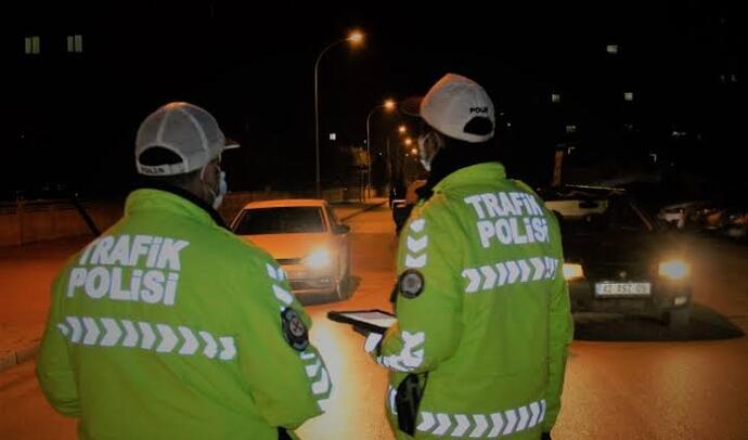Polis çevirmesinde şimdiye kadar kaç defa alkol testine girdiniz?