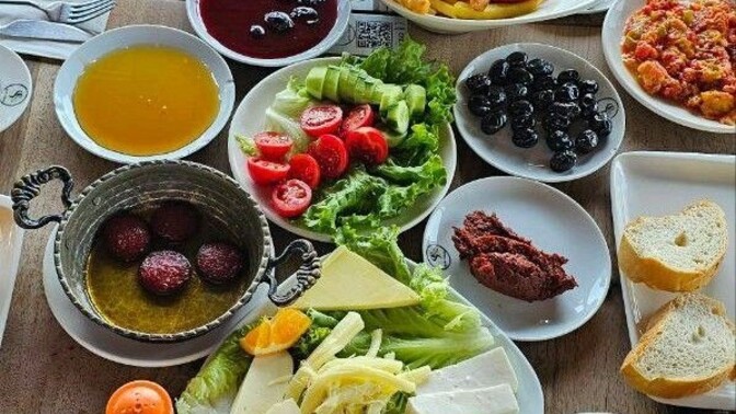 Serpme kahvaltı sever misiniz?