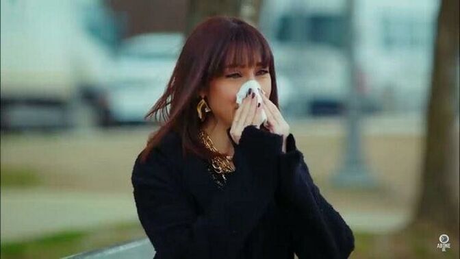 Ailemden gizli dudak dolgusu yaptırdım. Çok şişti ne yapacağım?