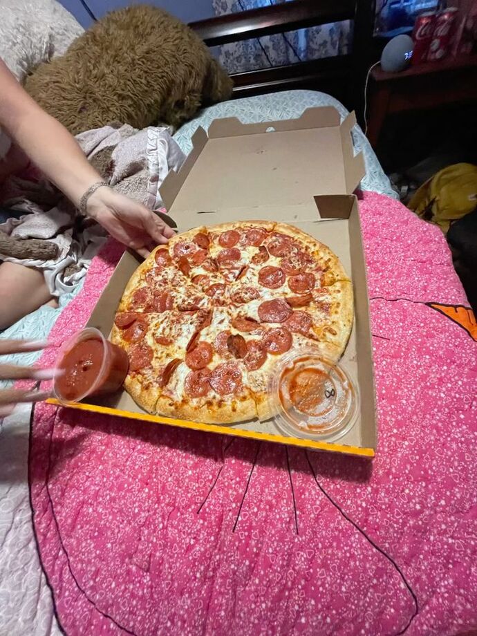 Bu saatte pizza yenirr mi?
