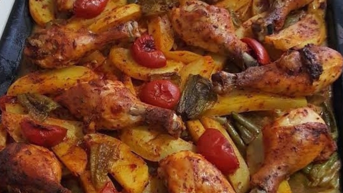 Öğlen yemeğimizde hazır 🤭🤭bi afiyet olsun alırım?🤭 isteğen olursa tabağını kapsın gelsin sonra ben yetişemedim falan dinlemem🤭?