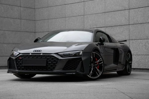 Audi r8 mi saplar yoksa kawasaki h2r mı?