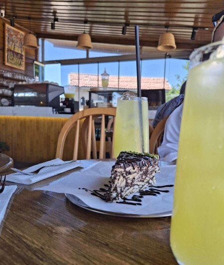 Limonata mı soğuk çay mı?