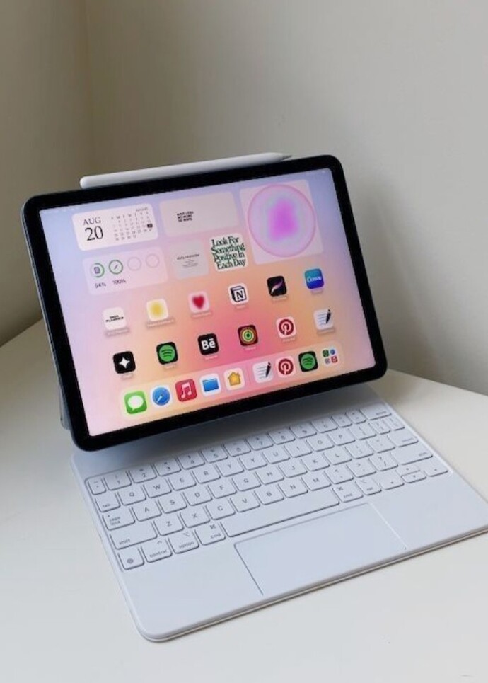 Şöyle tablette sahip olan kızlar sizce çok şanslı değiller mi?