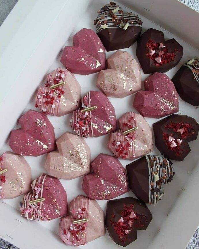 Size hangi çikolatayı ısmarlardım söyliyimmi 🎀🍰?